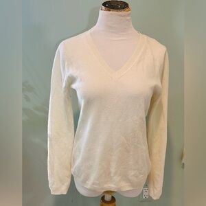 Kier + J V neck  100% cashmere knit sweater-Large